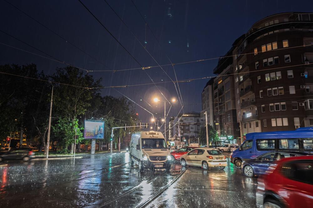 Kiša u Beogradu lije li lije, napolju mračno kao da je jesen! Otkriveno kada će pljuskovi prestati!