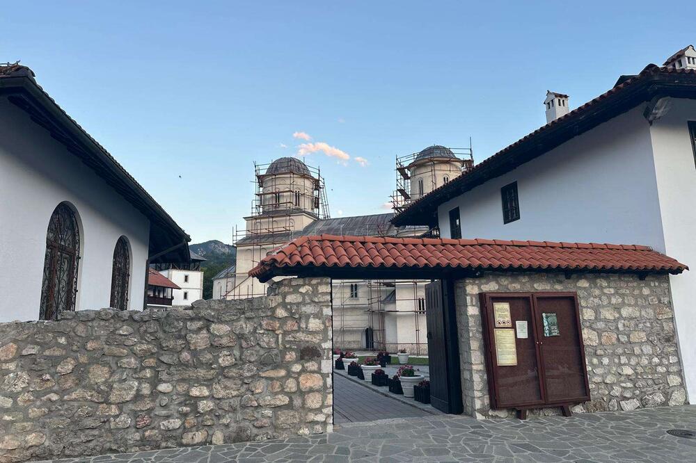 U ovoj srpskoj svetinji je freska koja se smatra jednom od najlepših na svetu: Sada se obnavlja krov star vekovima