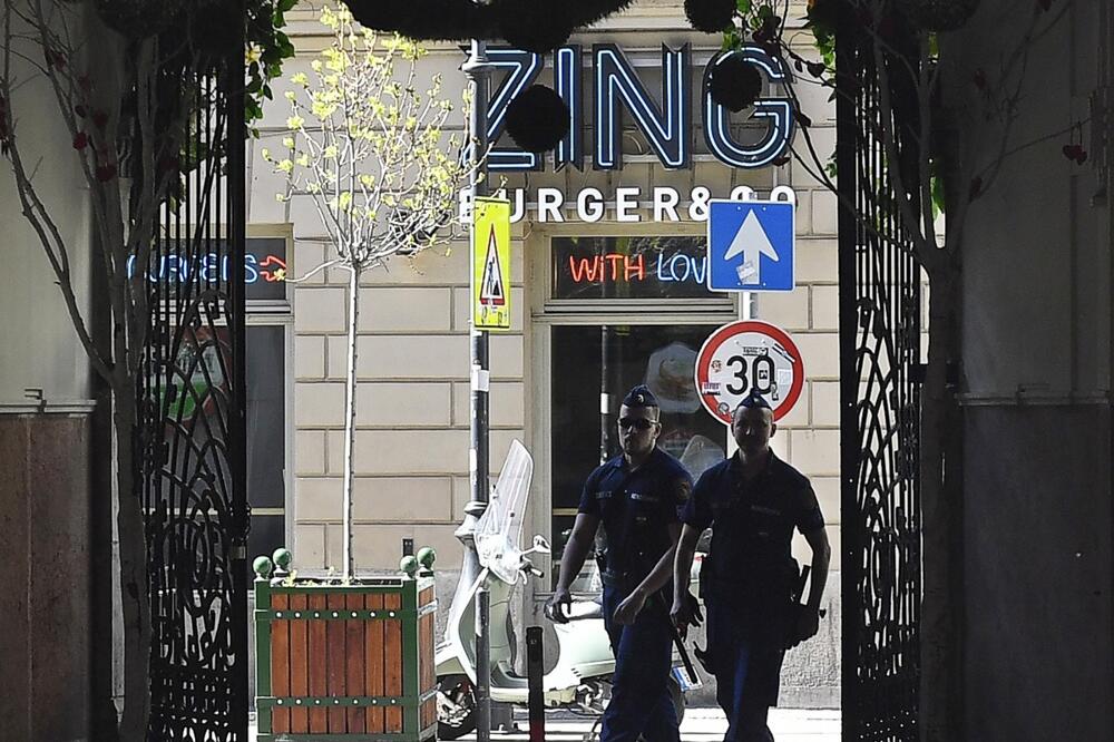 Mladić (18) oduzeo sebi život, sve prenosio uživo! Jedan detalj posebno užasava, horor u Budimpešti! (FOTO)