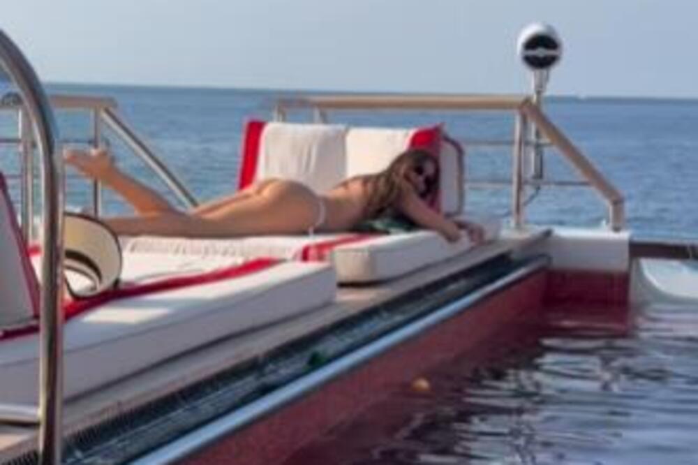 ŠTA LI JOJ JE PRSNULO U OKO? Sofija bila glavna tema večeri - ŠOK SNIMAK SADA IMA SVAKI MUŠKARAC U TELEFONU