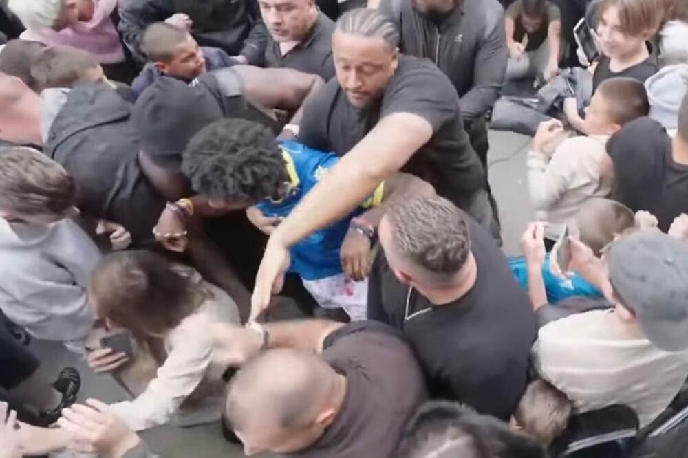 Jutjuber Spid histerisao po Sarajevu! Gađali ga, skočio na decu, čuo se i plač, intervenisalo obezbeđenje, jezivo