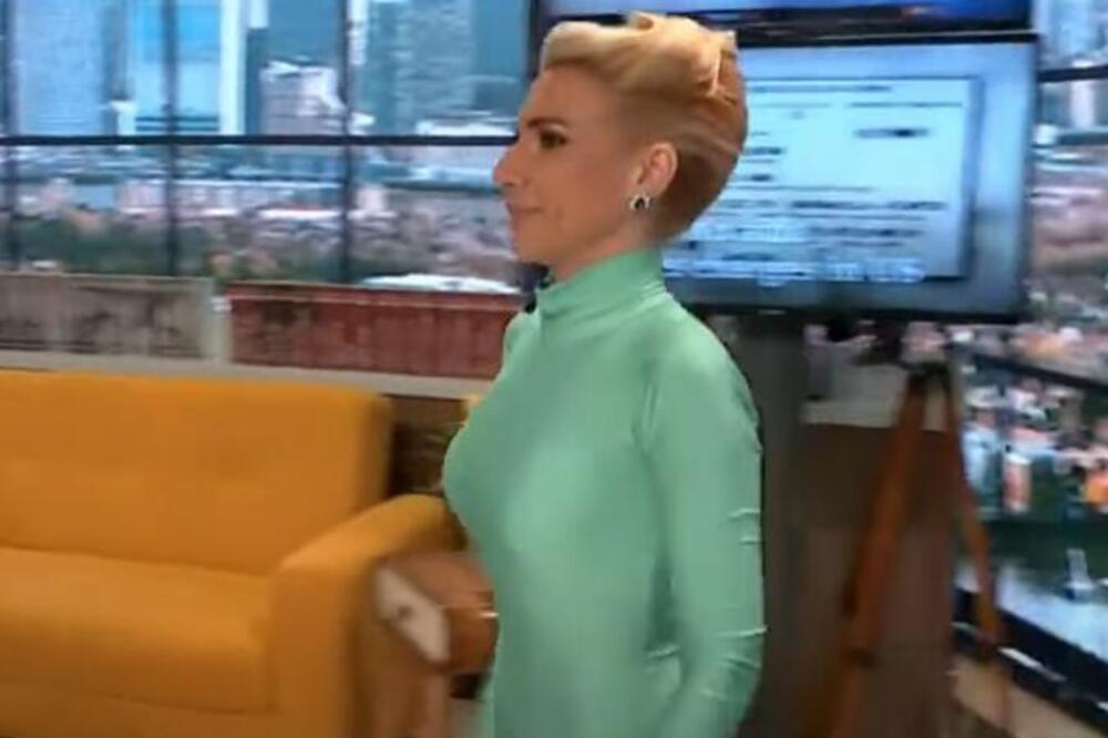 S ovim je prešišala i zeleni kombinezon! Zbog onog što je Jovana uradila usred Španije, lokalci popadali, a Srbi...