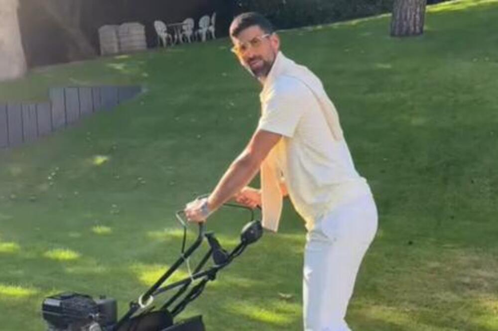 "Kosi tata, kosim ja" Urnebesan snimak Novaka Đokovića iz Londona! Srpski as zapevao na sav glas (VIDEO)