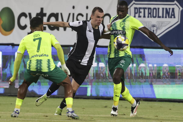 AEK trenira na Marakani?