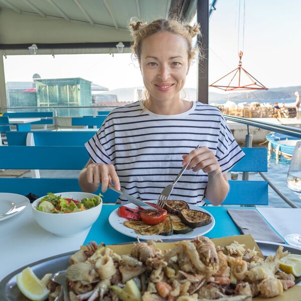 Češki paradajz turisti ispljuvali Hrvate zbog cena: Pivo skuplje nego u Nemačkoj, stigao odgovor: VI STE PAŠTETARI!