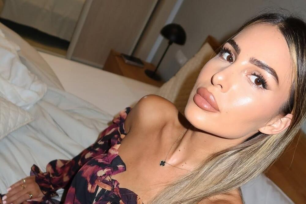 Anastasija u nikad kraćoj haljini: Cecina ćerka pokazala čime raspolaže, za ovom mačkom okreću se baš svi