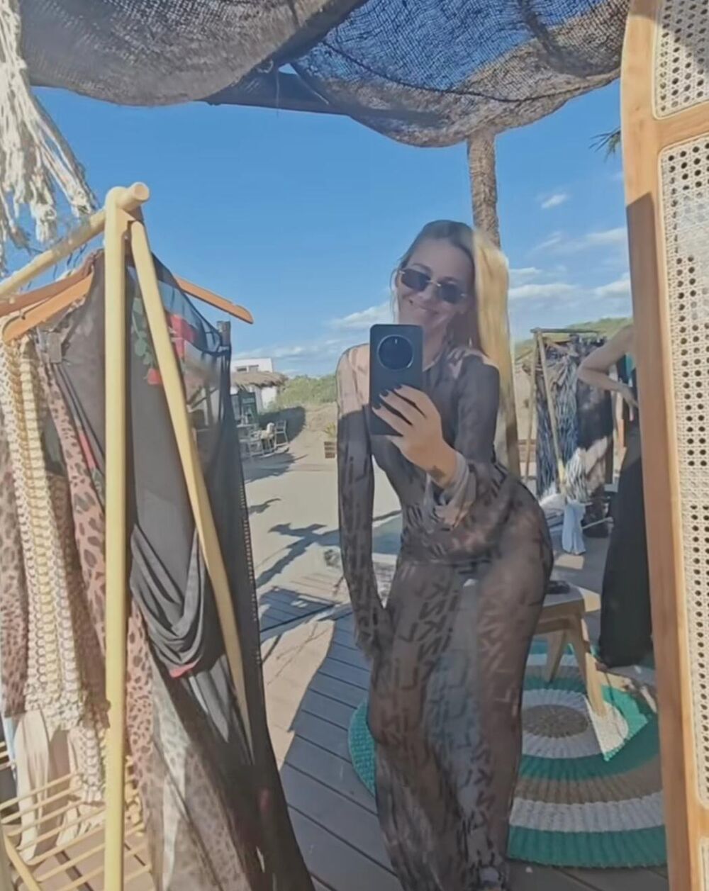 Nataša uživa na moru