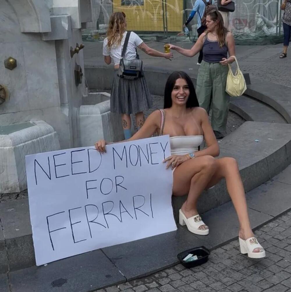 Tamara Bojanić gola prosi po Knezu