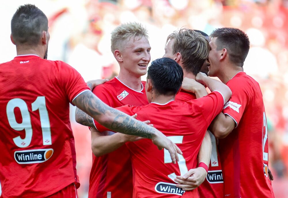 Fudbaleri Spartaka iz Moskve na utakmici protiv Spartaka iz Subotice