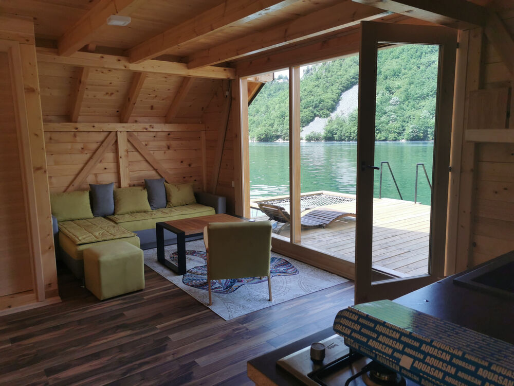 Smeštaj na jezeru Perućac