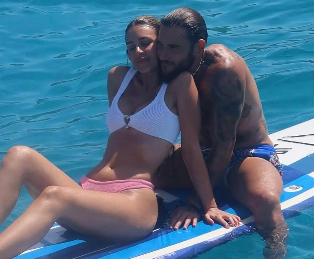 NIKO NIJE IMAO POJMA DA JE TRUDNA! Ovo su detalji POROĐAJA CECINE ĆERKE! Šokiraćete se kad budete čitali