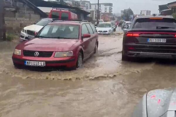 Stravično nevreme u Novom Pazaru, ulice pod vodom: Vetar čupao drveće u Leskovcu, apokaliptični prizori