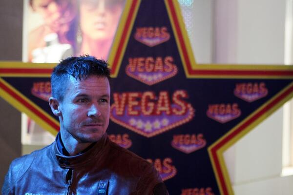 EVO KO JE BIO NASTRADALI FELIKS BAUMGARTNER Ceo svet ga gledao kako skače iz svemira, poginuo na Jadranskom moru!