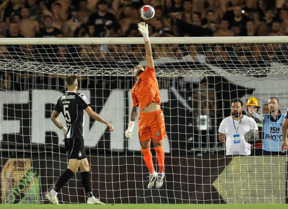 Marko Milošević na utakmici Partizana i AEK-a u Larnaki