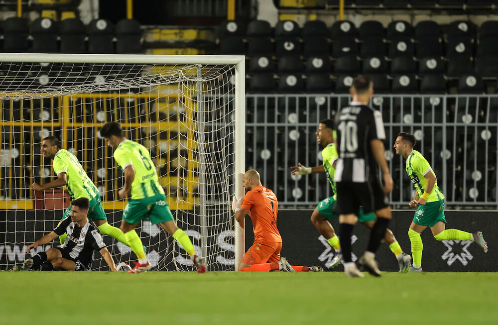 Marko Milošević posle primljenog drugog gola na utakmici Partizana i AEK-a iz Larnake