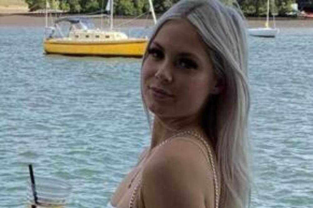 Zadigla suknju, pa ga zajahala! 3 puta imali odnose pred svima, a kad čujete gde... Vilica će vam ljosnuti do poda!