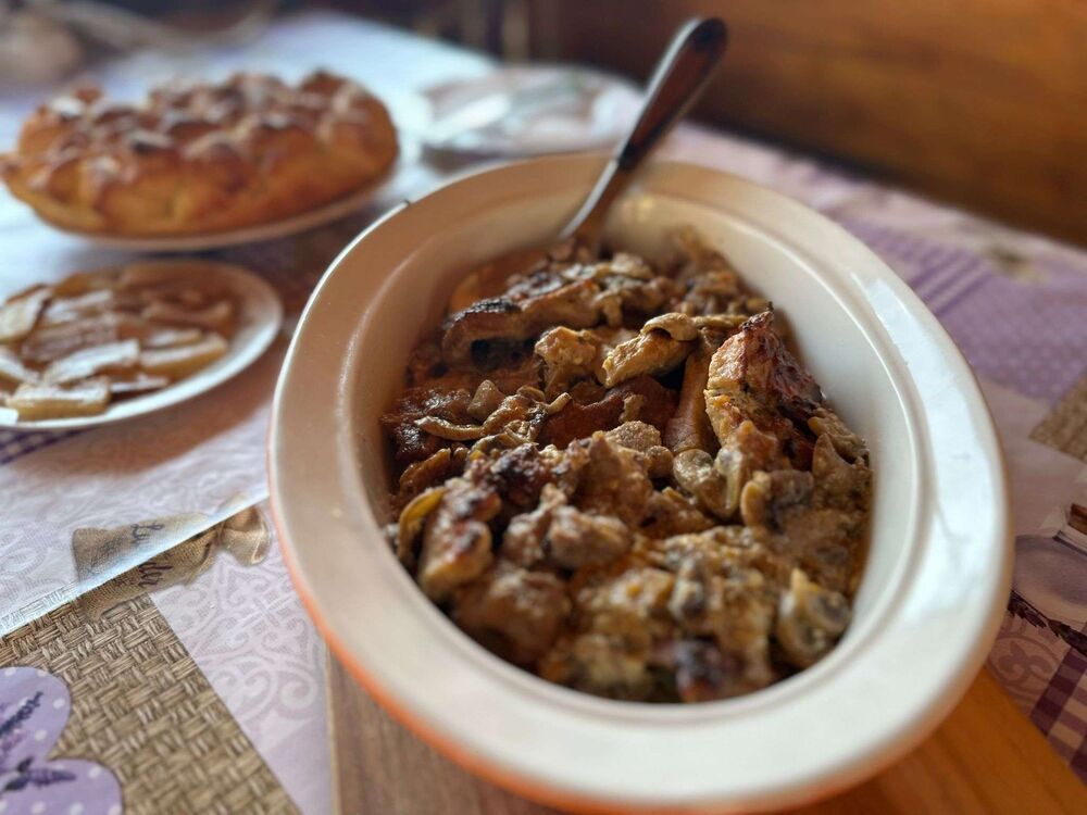 Domaća hrana na stolu