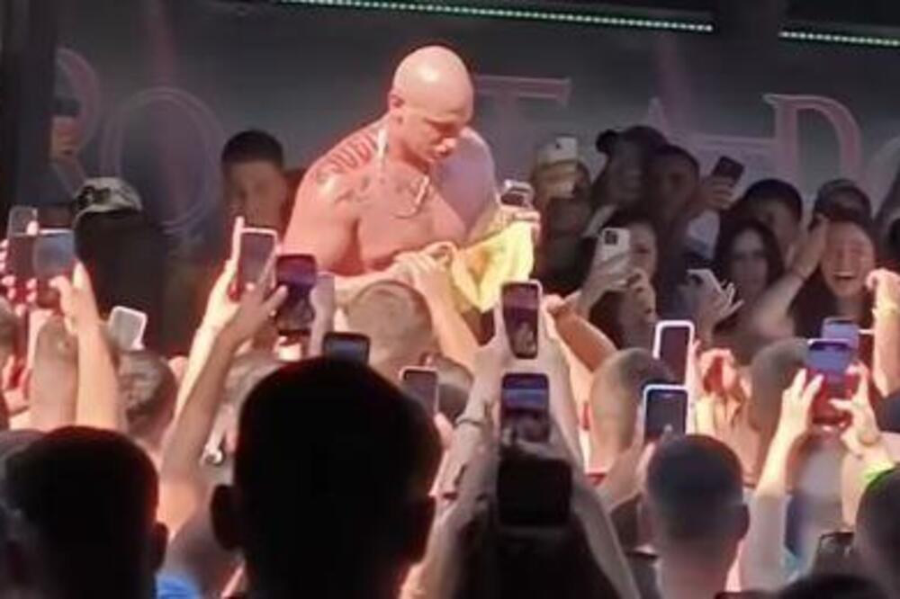 Stavio momku palačinku na glavu, sipao kečap pa...: Novi skandal Desingerice, na red došla i ova hrana