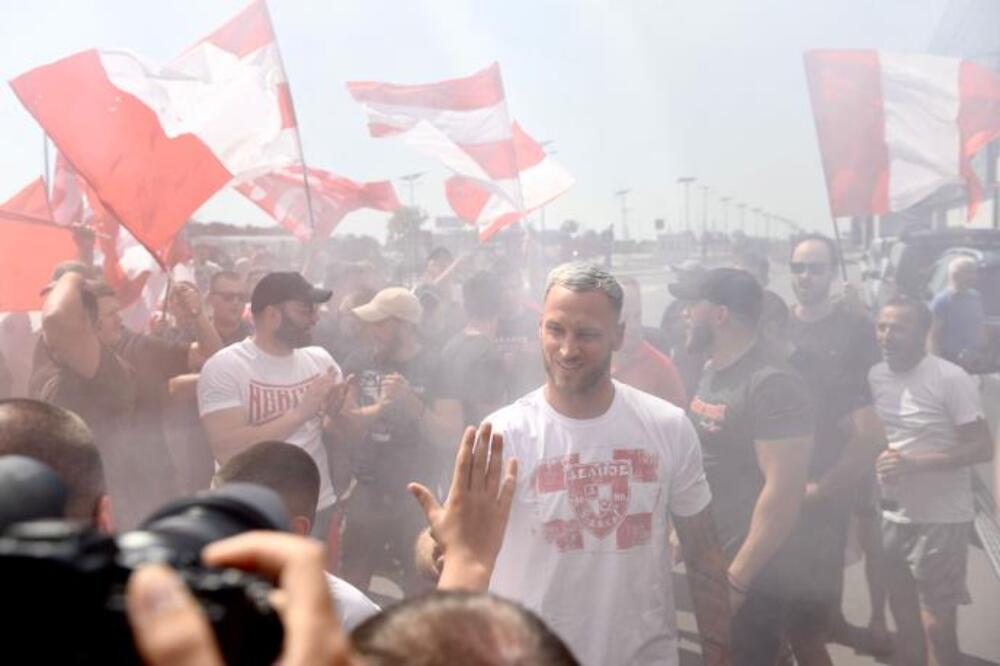 Delije na spektakularan način dočekale Arnautovića: Marko dobio i poklon! (VIDEO)