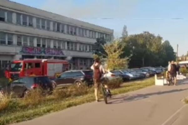 Vatrena stihija u Novom Sadu: Požar u zgradi na na Futoškom putu (VIDEO)