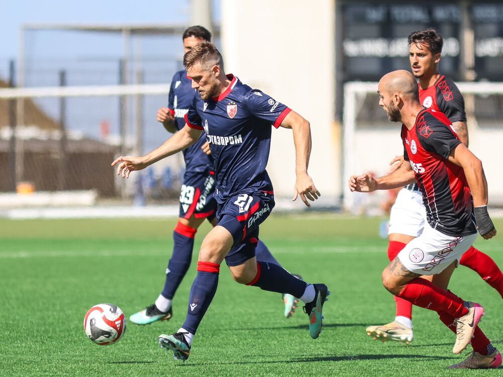 Timi Maks Elšnik (levo) na utakmici Crvene zvezde i Linkoln Red Impsa