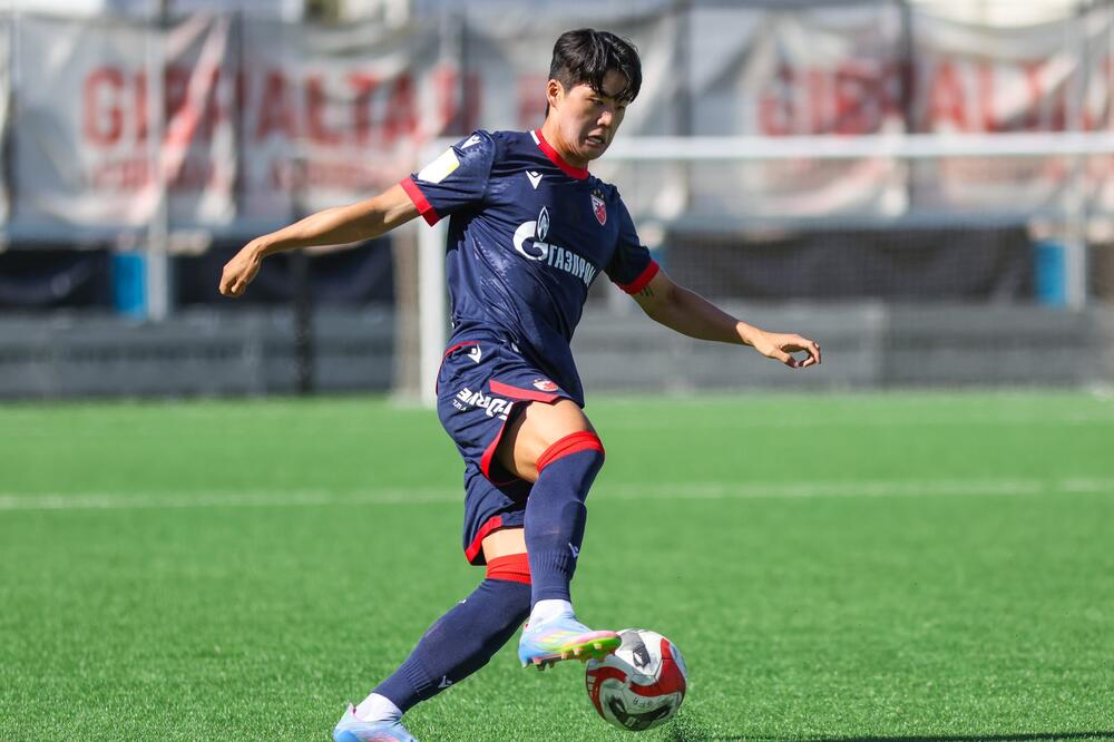 Izgubljeni u prevodu na Gibraltaru... Greška na grafici i Crvena zvezda sa "samo" jednim igračem manje! (Video)