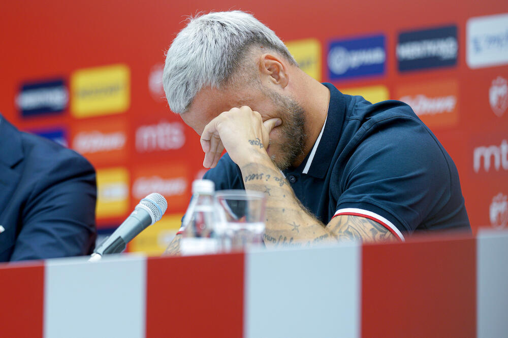 "To nije trebalo da me pitaš..." Arnautović ponovo zaplakao zbog Siniše Mihajlovića...