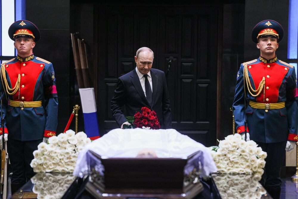 Putin poudaril potrebo po zaščiti suverenosti in tradicionalnih vrednot Rusije