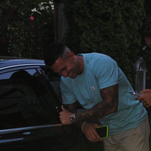 JAO, MAMA! Svi pričaju o njegovim aferama, a niko nije znao OVO — otkrivena tajna najpoželjnijeg frajera u Beogradu