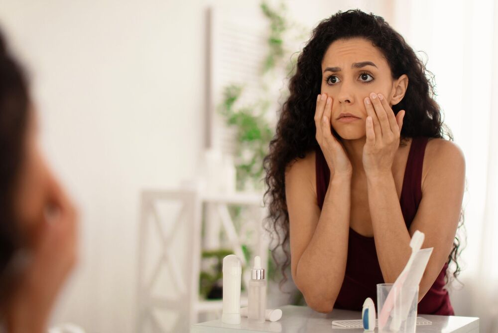 Podočnjaci, Ogledalo, Žena u kupatilu, Lice, Koža