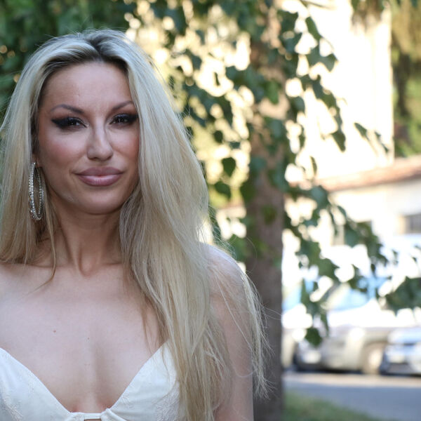 "Videli smo kako.." Komšije razvezle jezik o novom dečku -Svi u šoku kad su shvatili o kome je reč!