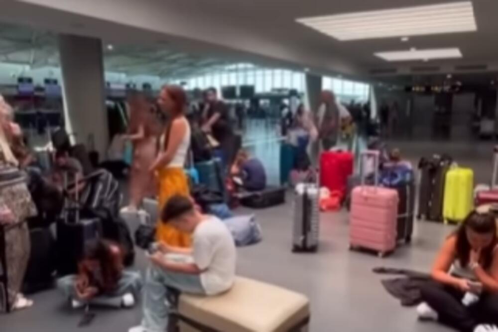 AVION ODLETEO, A DECA I BEBE...! Srpski turisti zarobljeni na Kipru, u toku prava drama