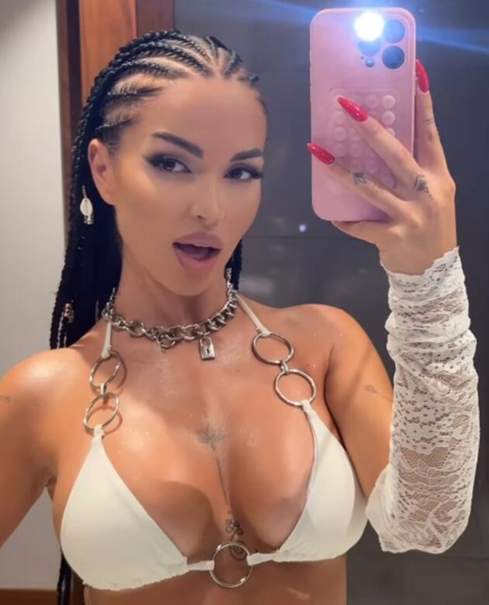 teodora dzehverović