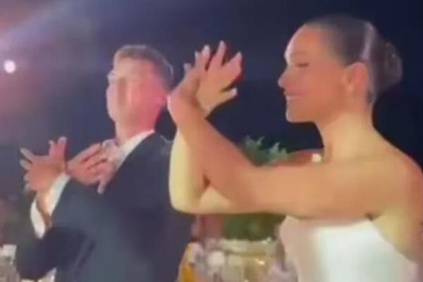 Skandalčina: Fudbaler Intera pokazivao dvoglavog orla na svojoj svadbi, naterala ga žena! (VIDEO)