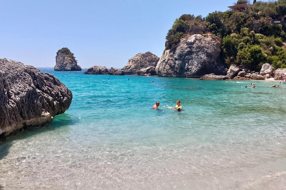 Ovo je cenovnik bolničkog lečenja u Grčkoj: Ako dobijete sunčanicu platićete 500 evra, a tek za virusnu infekciju..