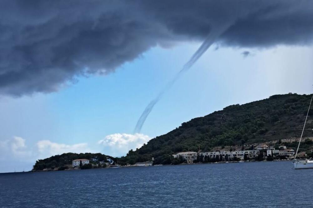 "Nikad nisam video ovakvo nešto": Uznemirujući prizor iznad Jadranskog mora, turisti u šoku