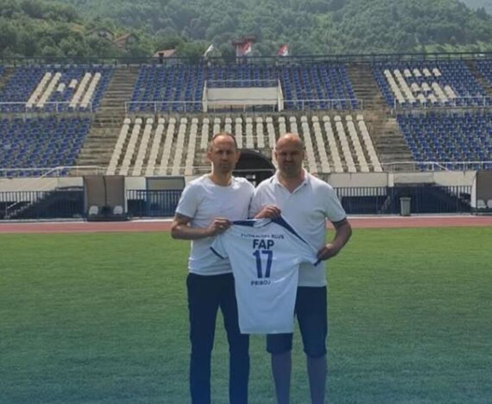 Zoran Kostić (levo)