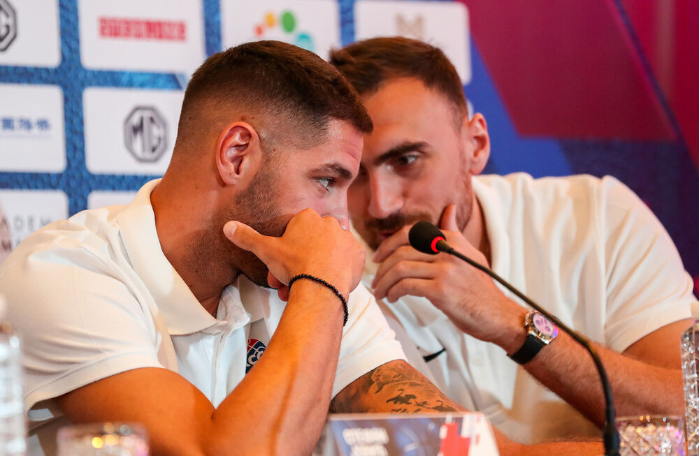 Stefan Jović i Nikola Milutinov na konferenciji za medije
