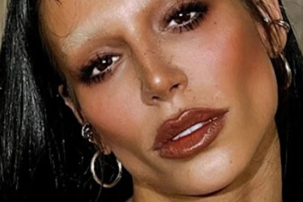 EDITA, ŠTA TI SE DESILO? Pevačica promenila LIČNI OPIS, obojila obrve u belo, a tek ŠIŠKE! (FOTO)