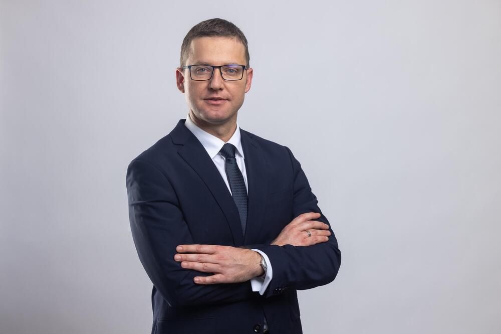 Mora li bespapirno biti i bezlično?