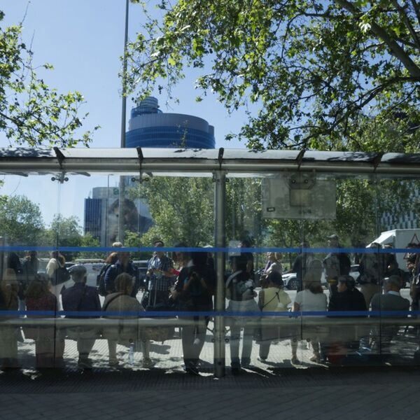 Ubila partnera, pa krvava odšetala do autobuske stanice! Muškarac preminuo na licu mesta, horor u komšiluku!