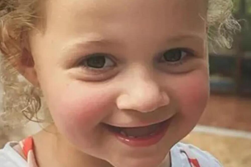 Devojčica progutala predmet koji svaki Srbin ima u kući, sada joj se bore za život! Porodica proživljava košmar