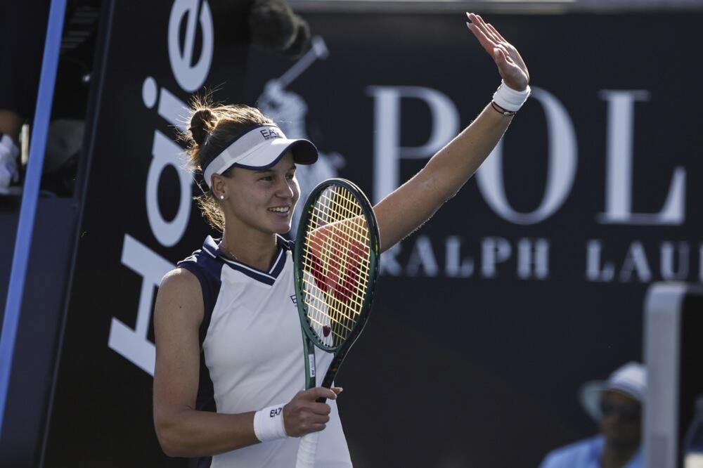 Rune hteo da smuva prelepu Ruskinju: Ona ga ispalila za sva vremena!