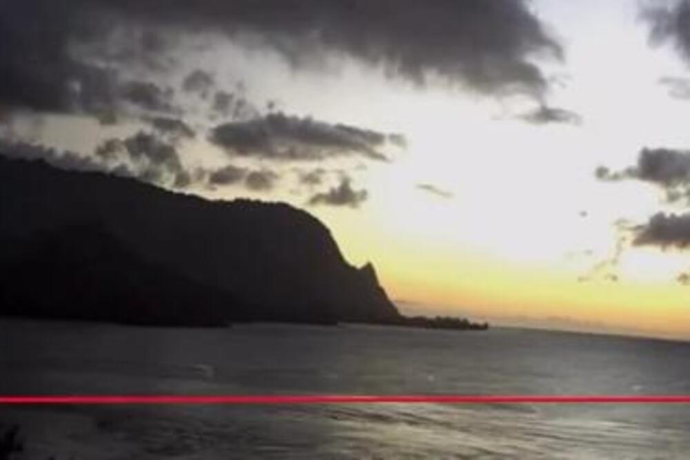 Dobro pogledajte šta se desilo sa morem na Havajima pre udara cunamija! Svaka dlaka na telu će vam se NAJEŽITI!