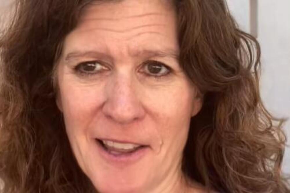 "Sa nelagodom gledate..." Strankinja ušla u autobus u Subotici, pa se uhvatila za glavu zbog OVOG PRIZORA (VIDEO)