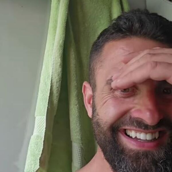 Čuo glasne uzdahe sa terase, mislio da snimaju filmove za odrasle! Kad je izašao, zacrveneo od sramote