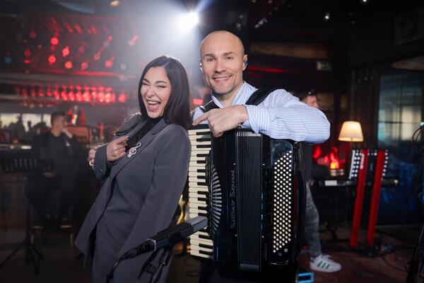 "Sanja i Sofra, vi ste dijamanti srpske muzičke scene": Publika oduševljena spojem naše pevačice i harmonikaša