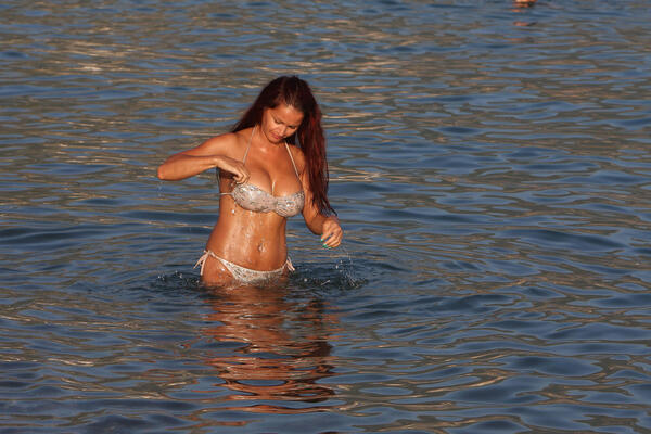 Au ženo, šta radiš ovim ljudima: Posle razvoda živi ko kraljica, a sad rešila da pokaže čime raspolaže, baš je jaka