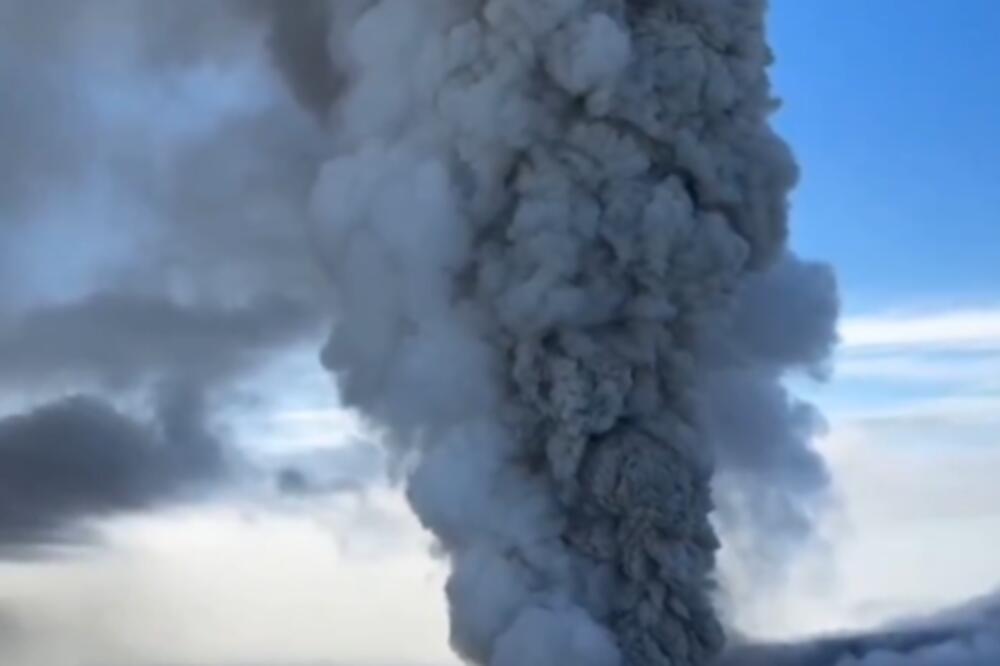 Erupcija vulkana sve jača nakon razornog zemljotresa u Rusiji: Emisije pepela dostižu visinu i do 10 kilometara!