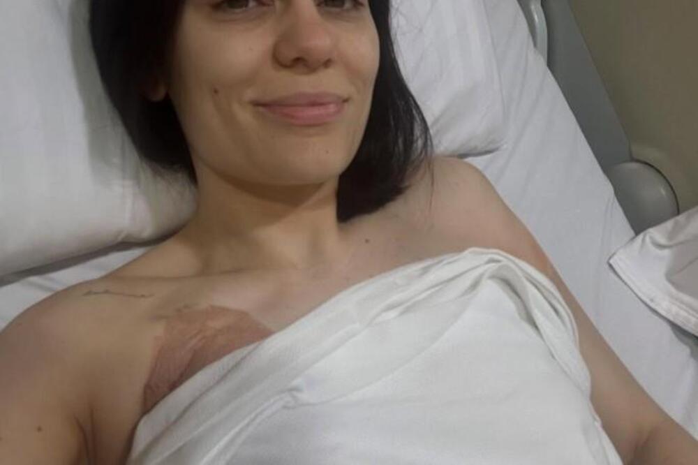 Još se ne zna tačan uzrok infekcije! Pevačica u 37. godini opet na operaciji - simptomi ukazali na TROMB, a...